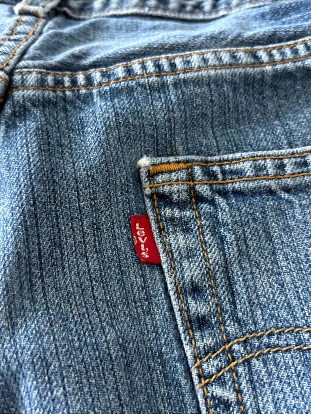Levi's Medium Blue Denim Jean Shorts 550 relaxed fit
